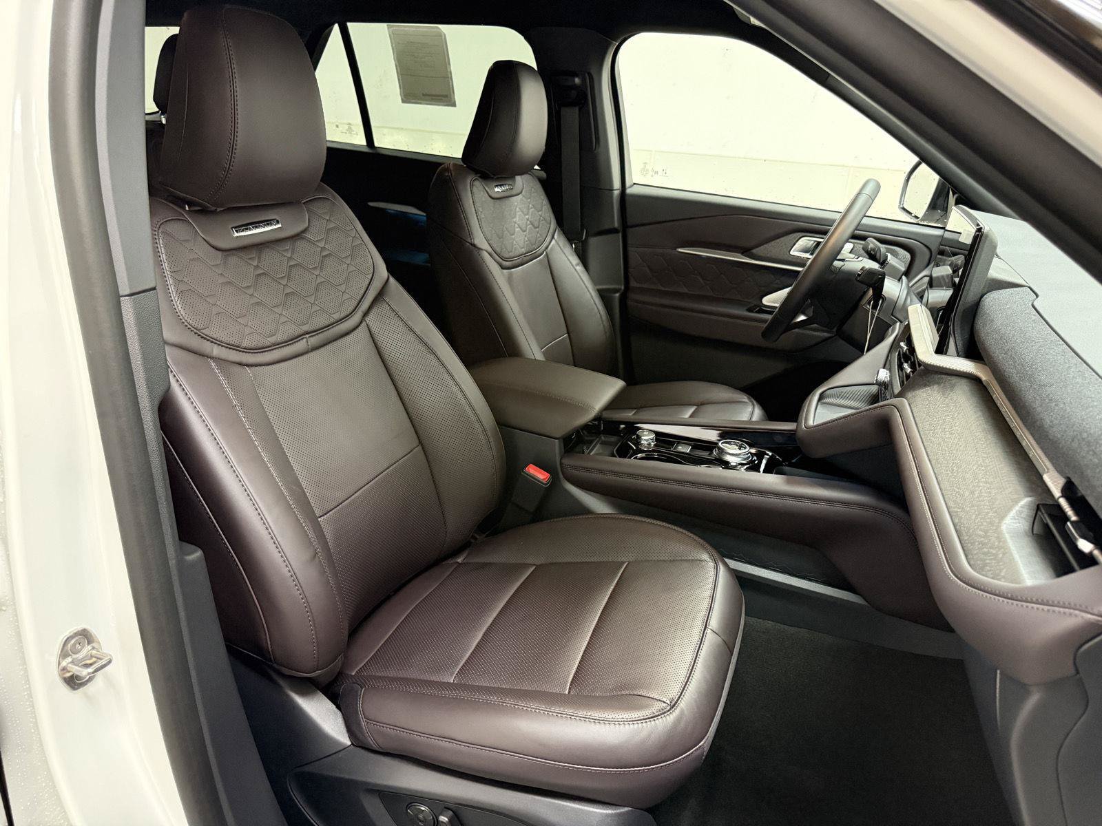 New 2026 Ford Explorer Platinum w/ LUX Leather Package AWD/4WD image 37