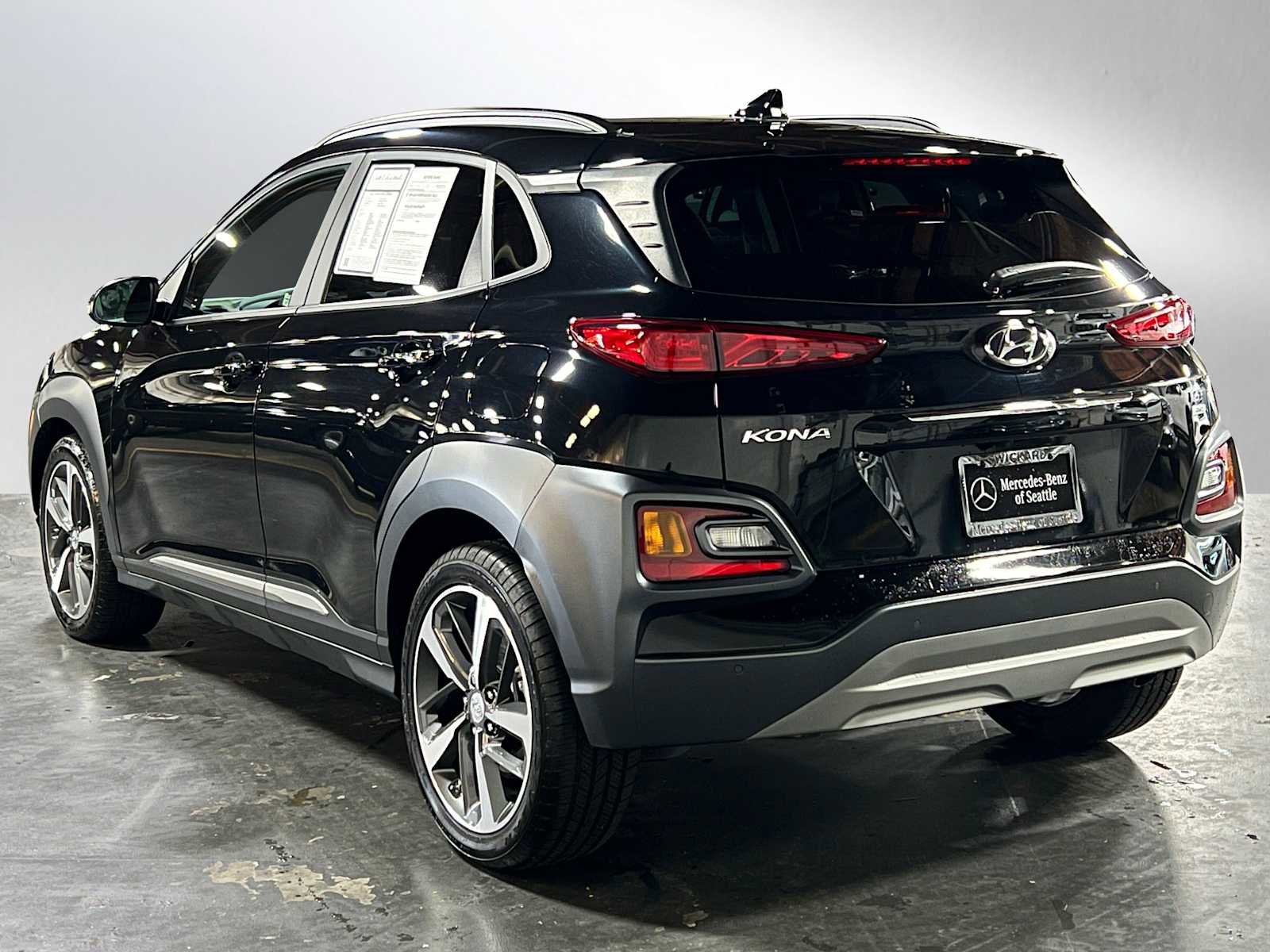 Used 2021 Hyundai Kona Ultimate w/ Cargo Package AWD/4WD image 5