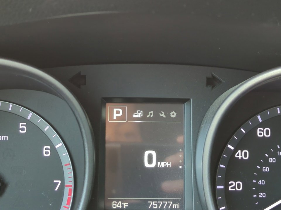 Used 2018 Hyundai Santa Fe Sport w/ 2.4L Value Package 02 FWD image 25
