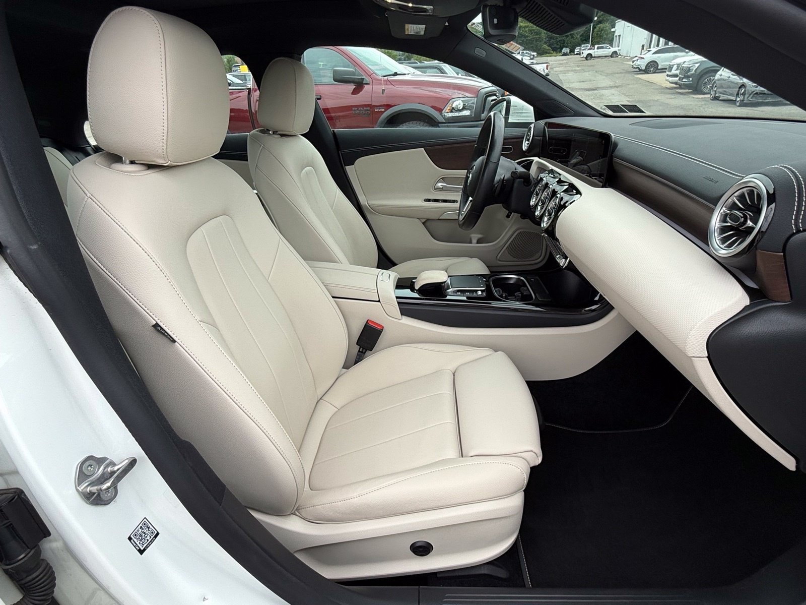 Used 2023 Mercedes-Benz CLA 250 4MATIC image 24