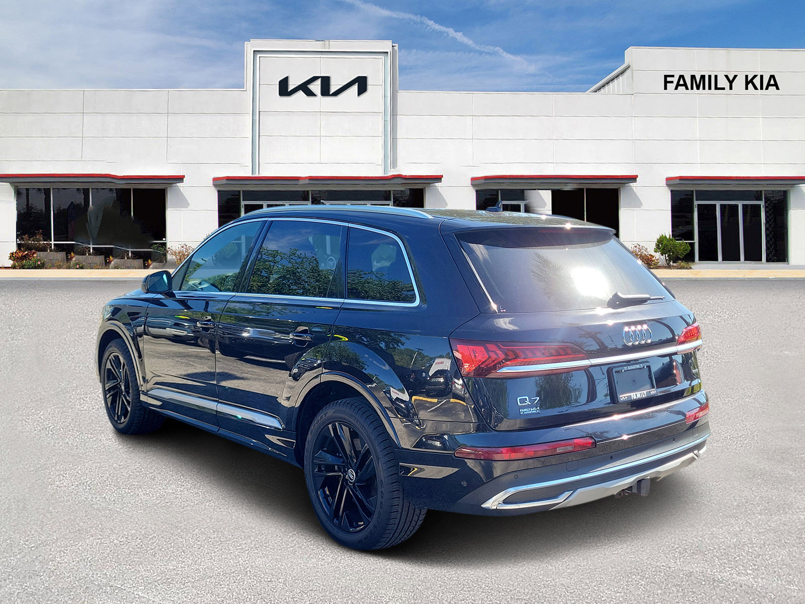 Used 2021 Audi Q7 3.0T Premium Plus w/ Premium Plus Package AWD/4WD image 4