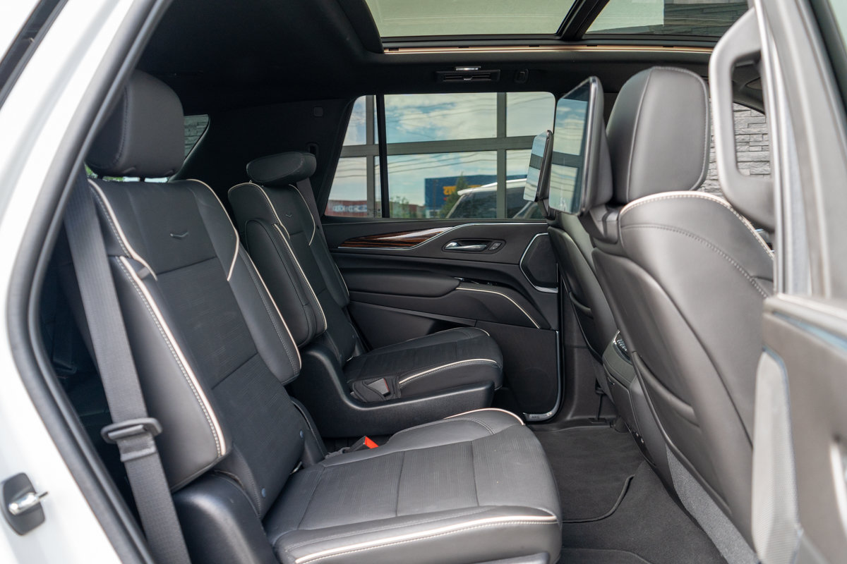 Used 2021 Cadillac Escalade Premium Luxury w/ LPO, Radiant Package AWD/4WD image 47