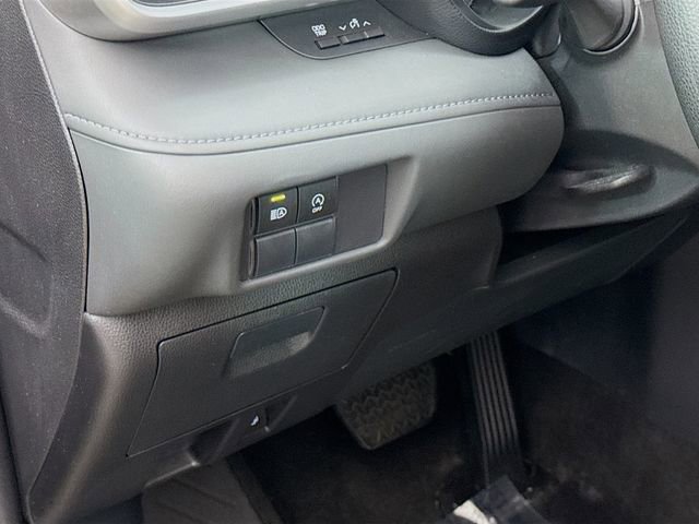 Used 2023 Toyota Highlander L image 10