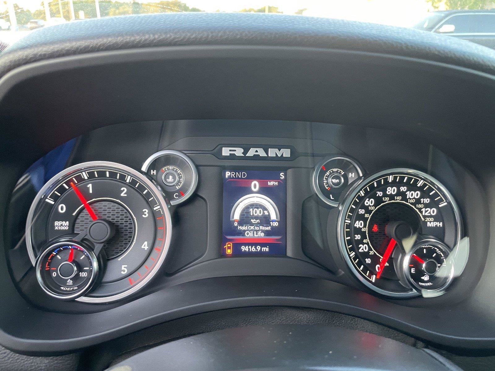 Used 2024 RAM 3500 Tradesman w/ Chrome Appearance Group AWD/4WD image 15