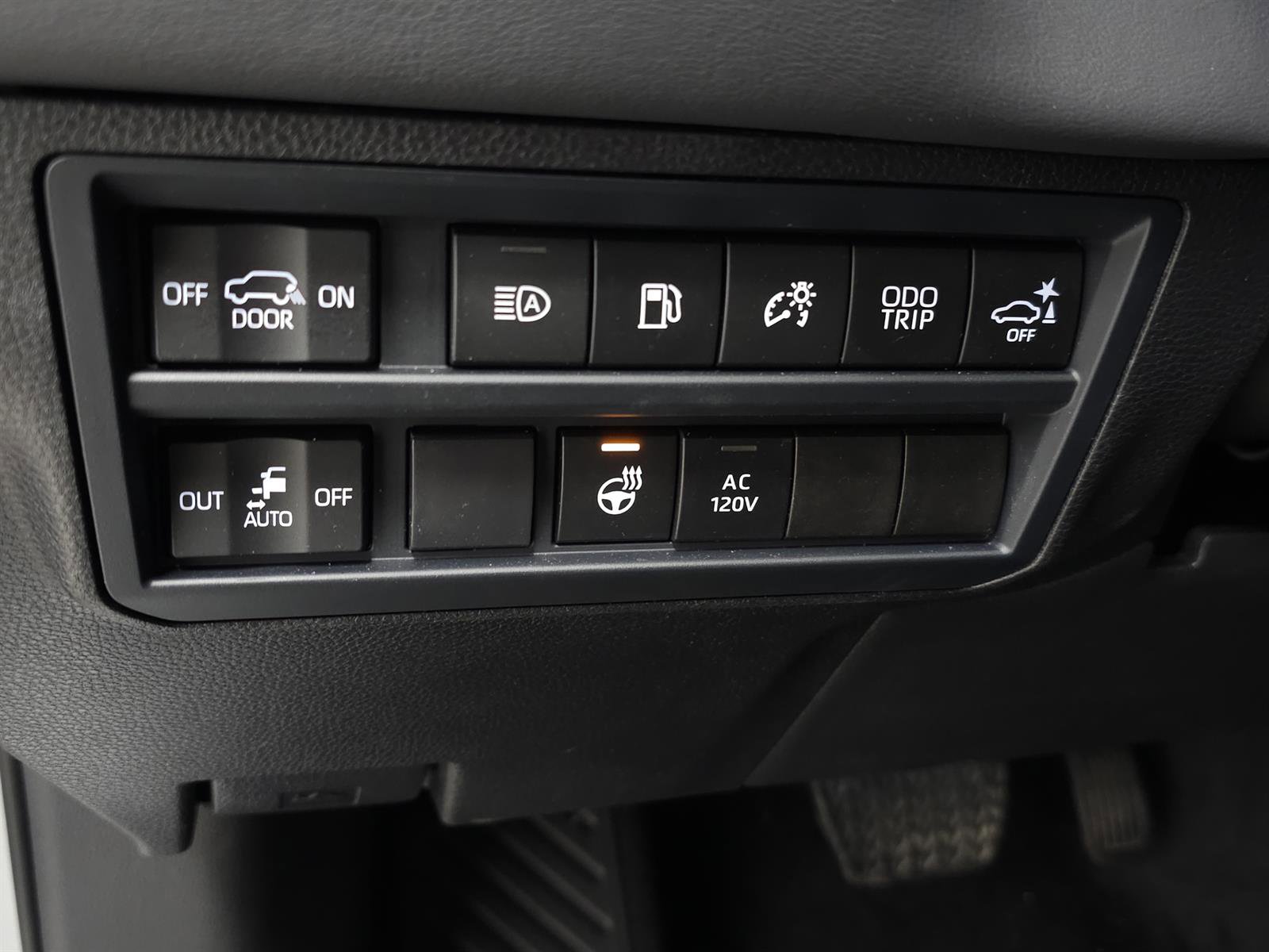 Used 2025 Toyota Sequoia Platinum image 18