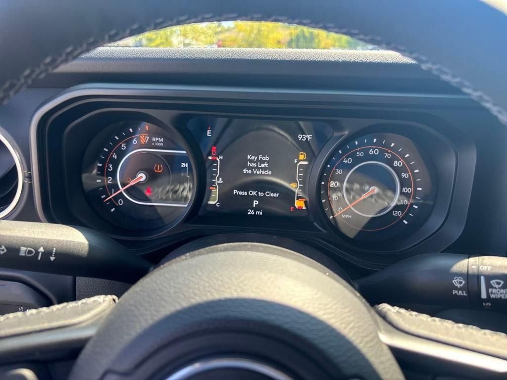 New 2025 Jeep Gladiator Sport image 17
