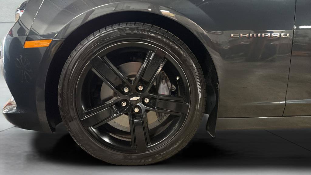 Used 2015 Chevrolet Camaro SS w/ RS Package RWD image 28