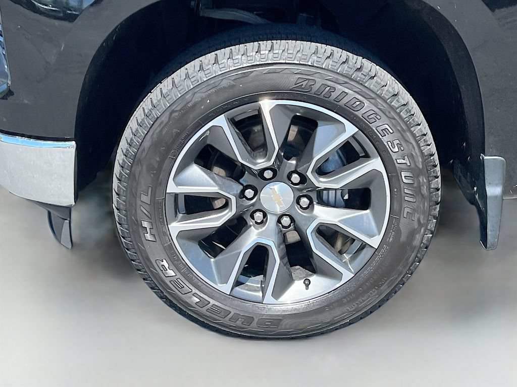 Used 2022 Chevrolet Silverado 1500 LT AWD/4WD image 30