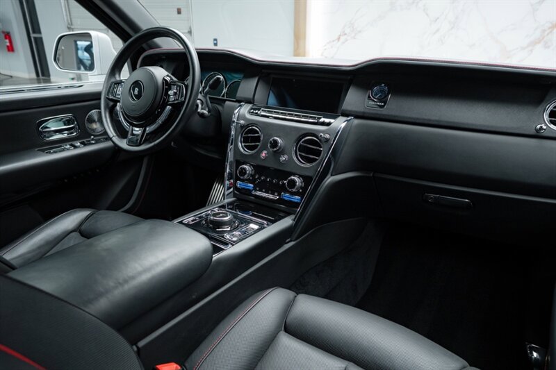 Used 2020 Rolls-Royce Cullinan AWD/4WD image 35