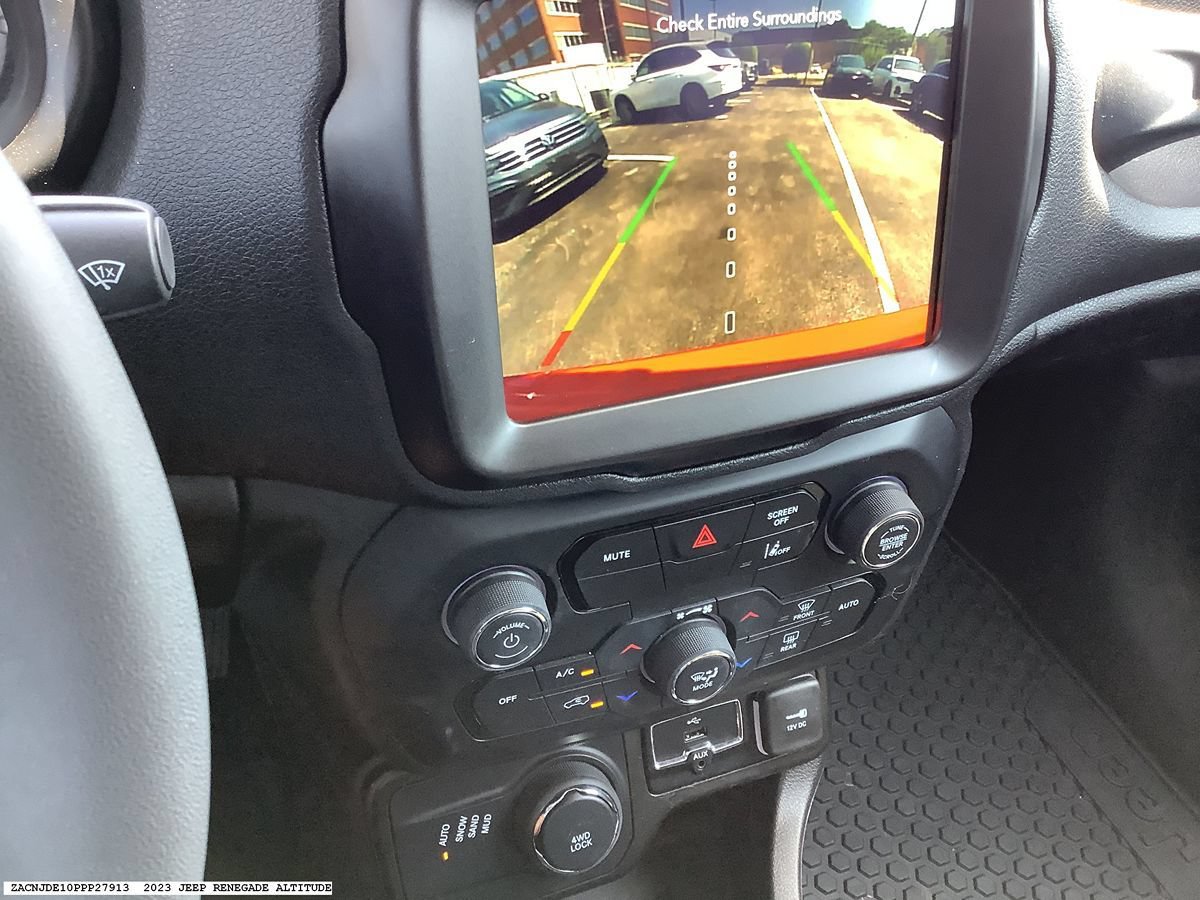 Used 2023 Jeep Renegade Altitude AWD/4WD image 14
