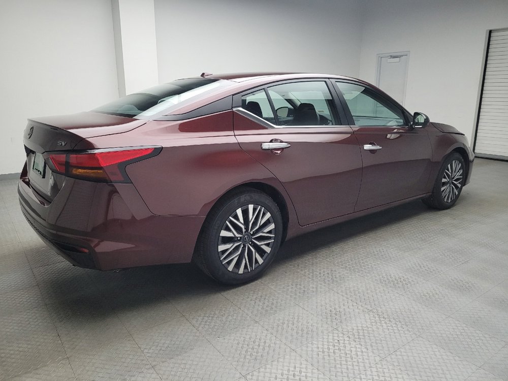 Used 2024 Nissan Altima 2.5 SV image 10