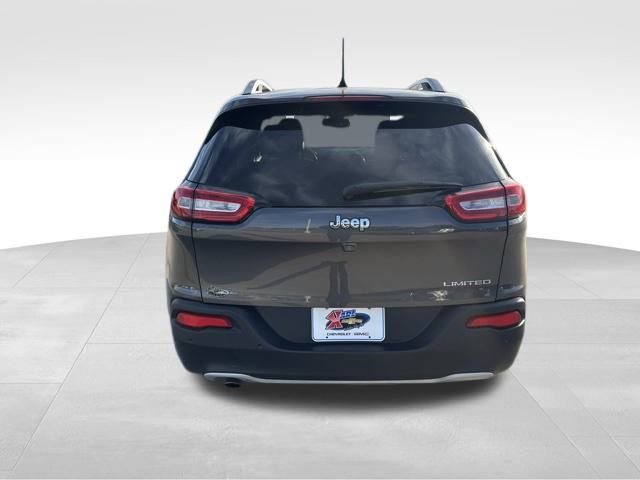 Used 2018 Jeep Cherokee Limited image 4