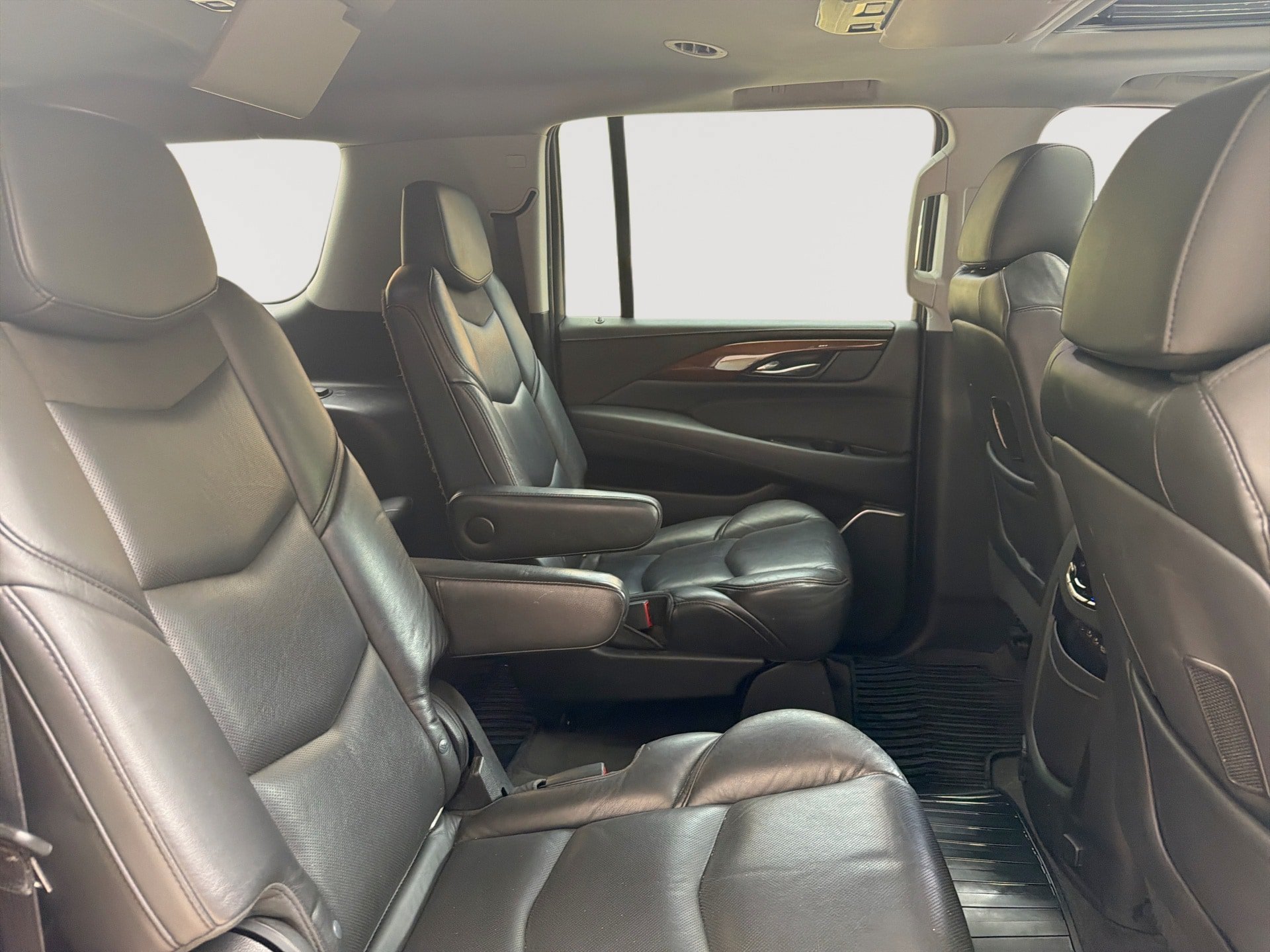 Used 2020 Cadillac Escalade ESV Luxury w/ Escalade Sport Edition AWD/4WD image 26