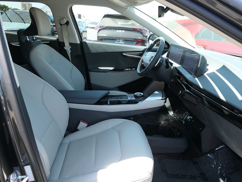 Used 2024 Kia EV6 Wind AWD/4WD image 24