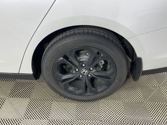 Certified 2025 Honda Accord SE image 13