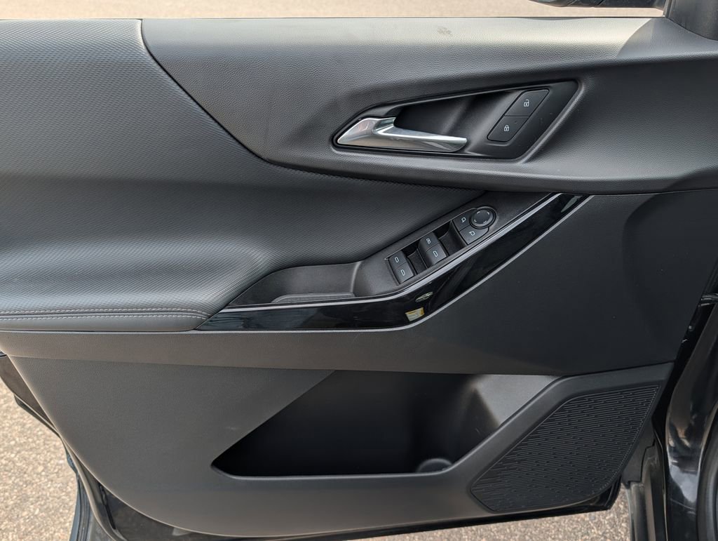 Used 2025 Chevrolet Equinox LT image 18