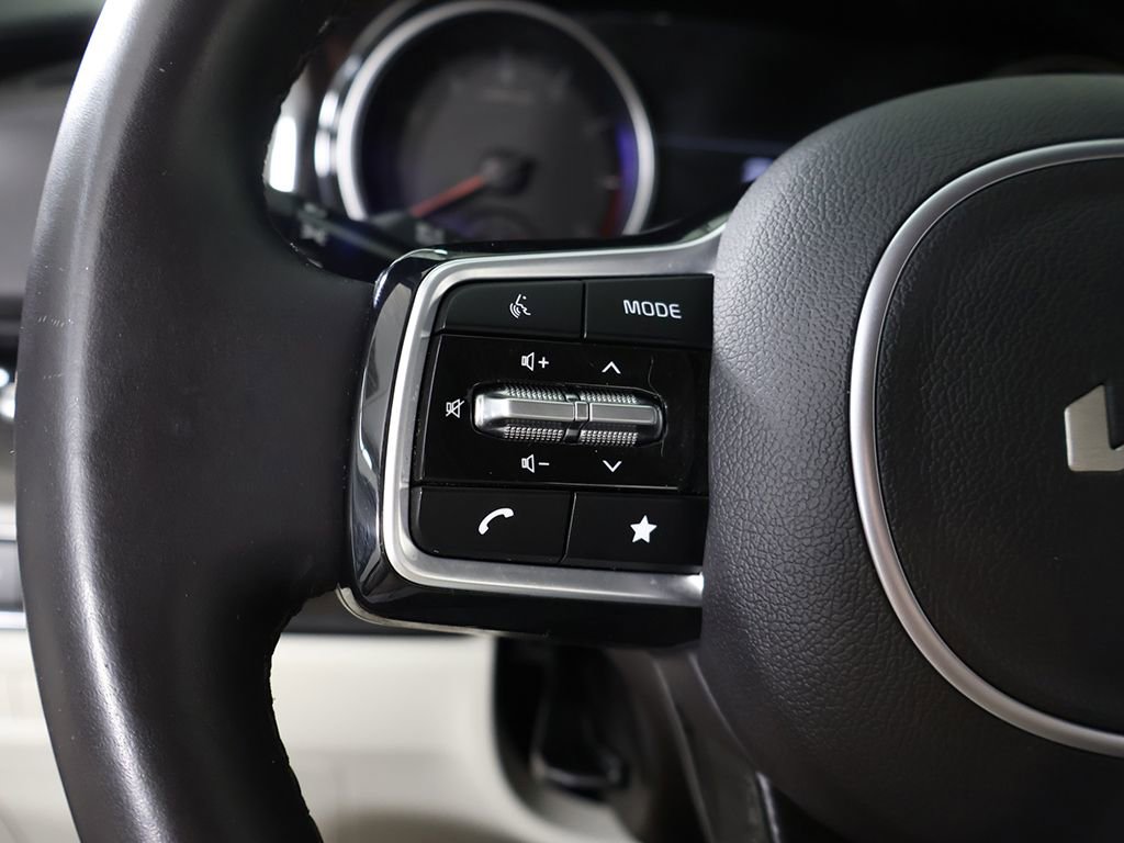 Used 2024 Kia Carnival EX FWD image 41
