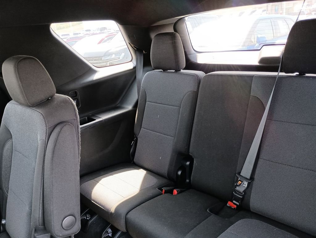 Used 2023 Chevrolet Traverse LT image 29