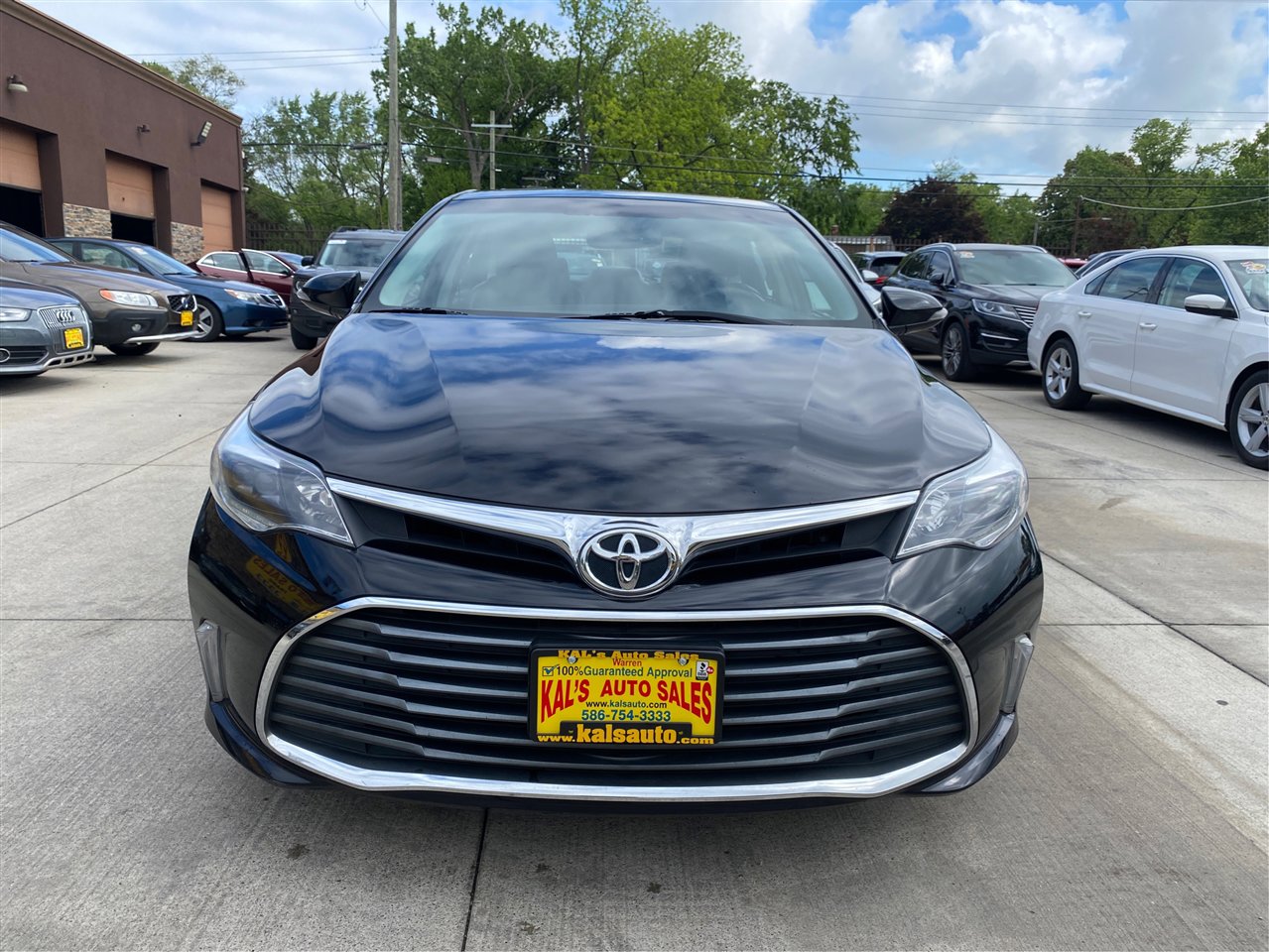 Used 2016 Toyota Avalon Limited image 14