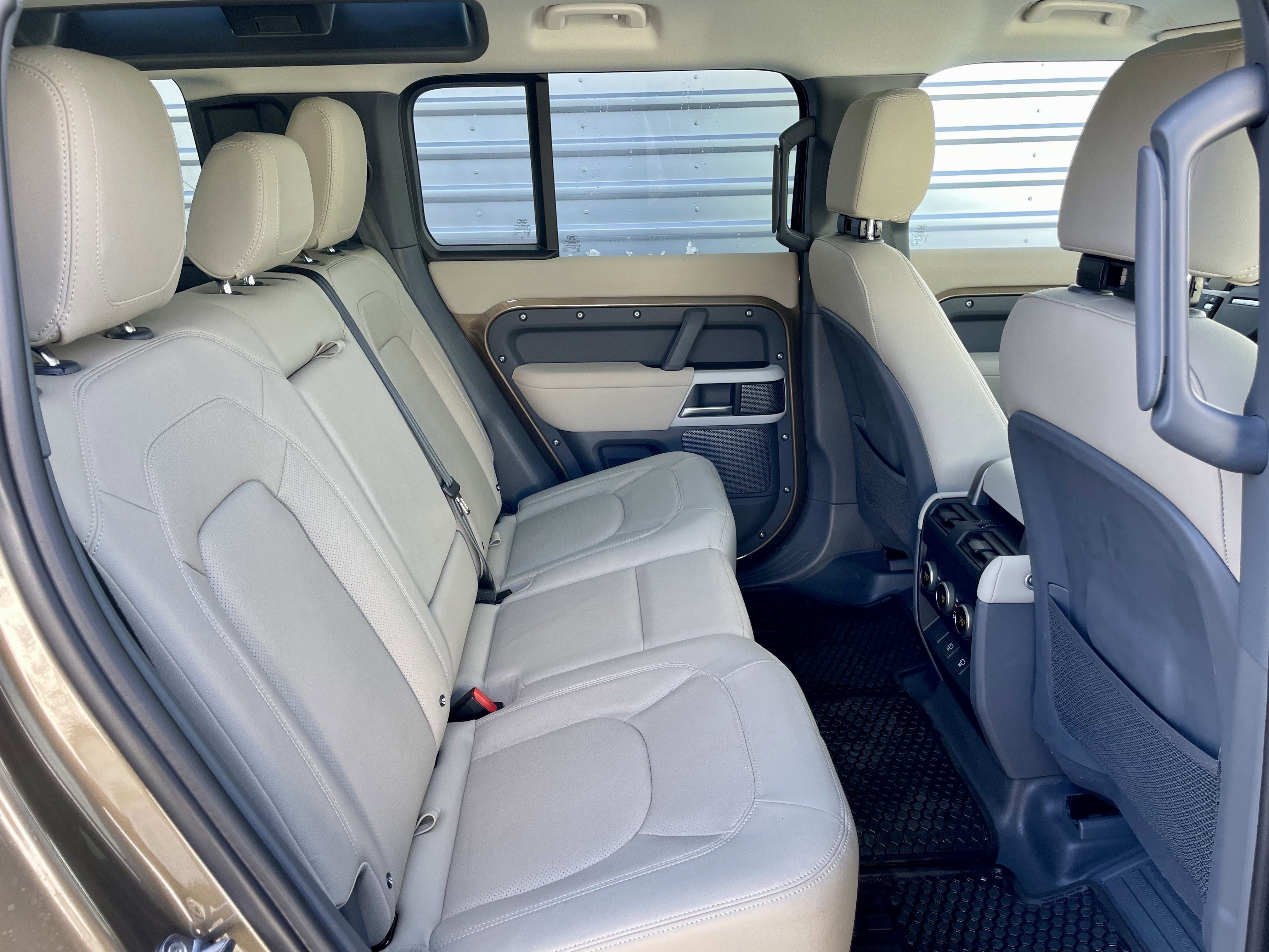 Certified 2024 Land Rover Defender 110 S image 31