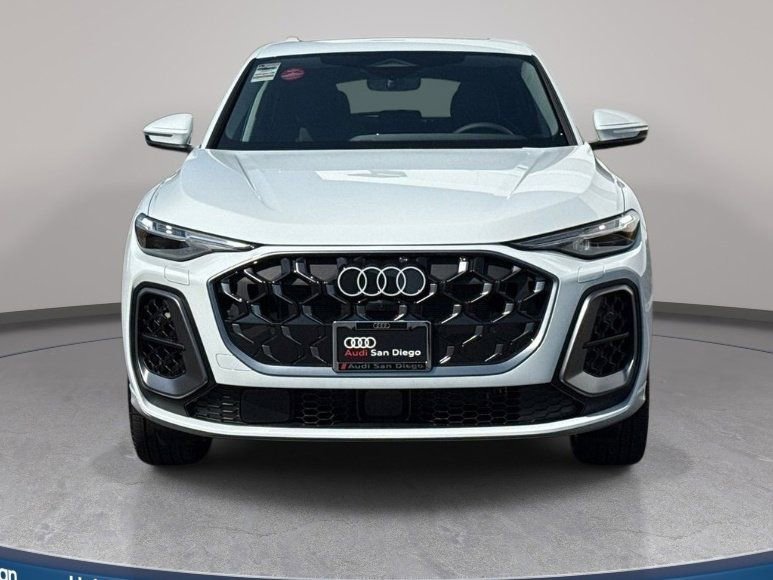 Certified 2025 Audi Q5 Premium Plus w/ Premium Plus image 3