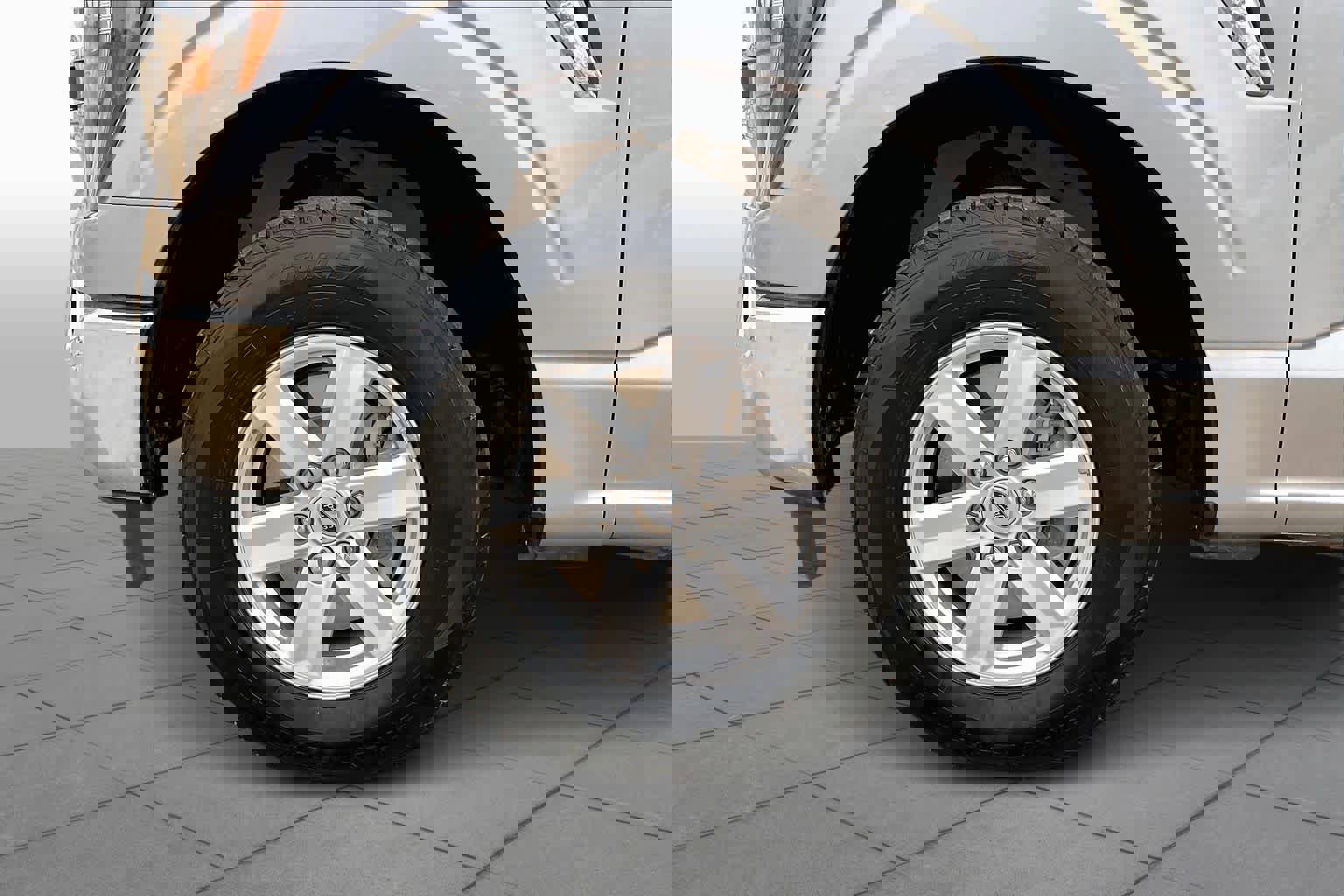 Used 2023 Ford F150 XLT image 10