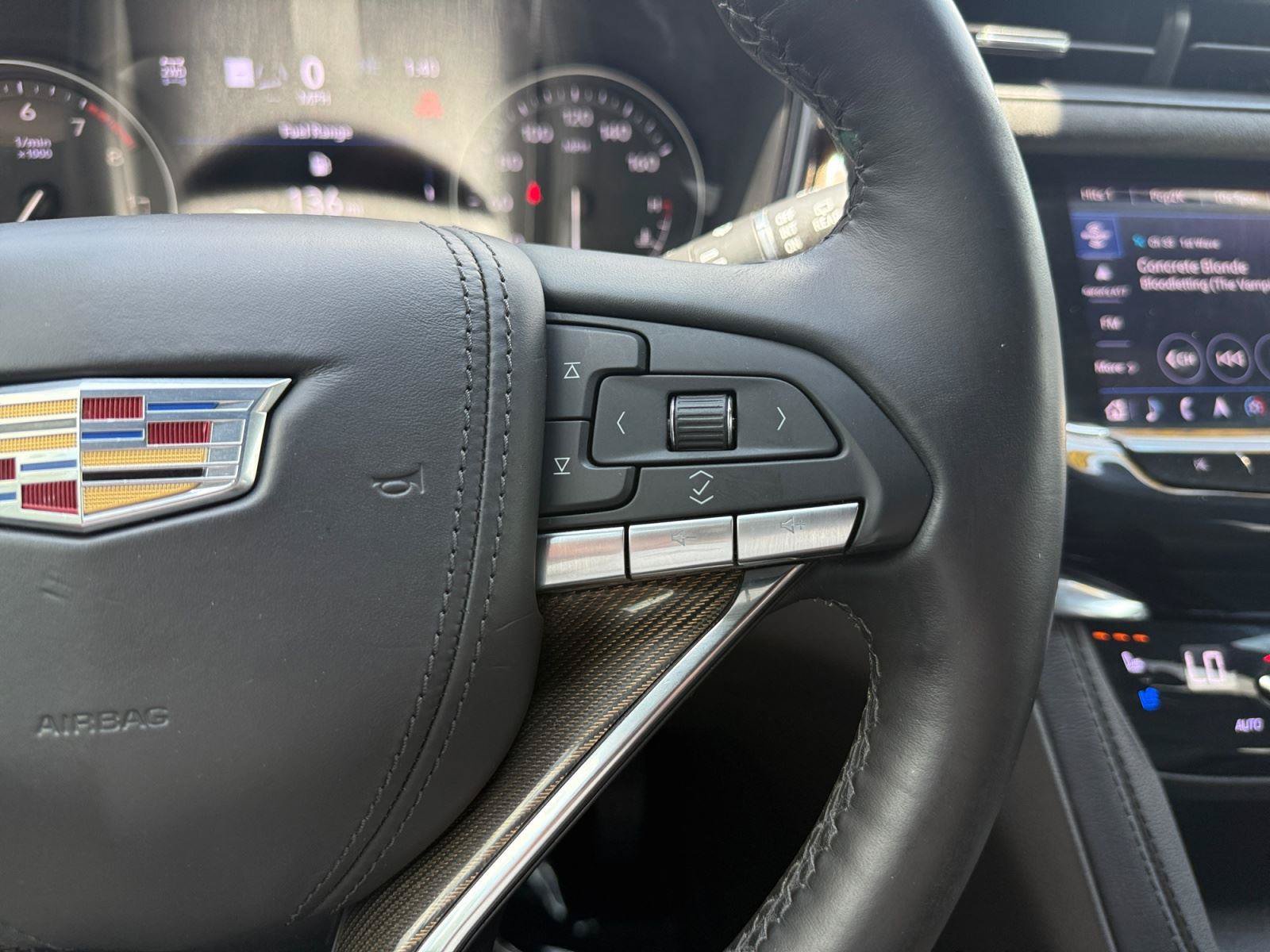 Used 2023 Cadillac XT6 Premium Luxury w/ Platinum Package AWD/4WD image 27