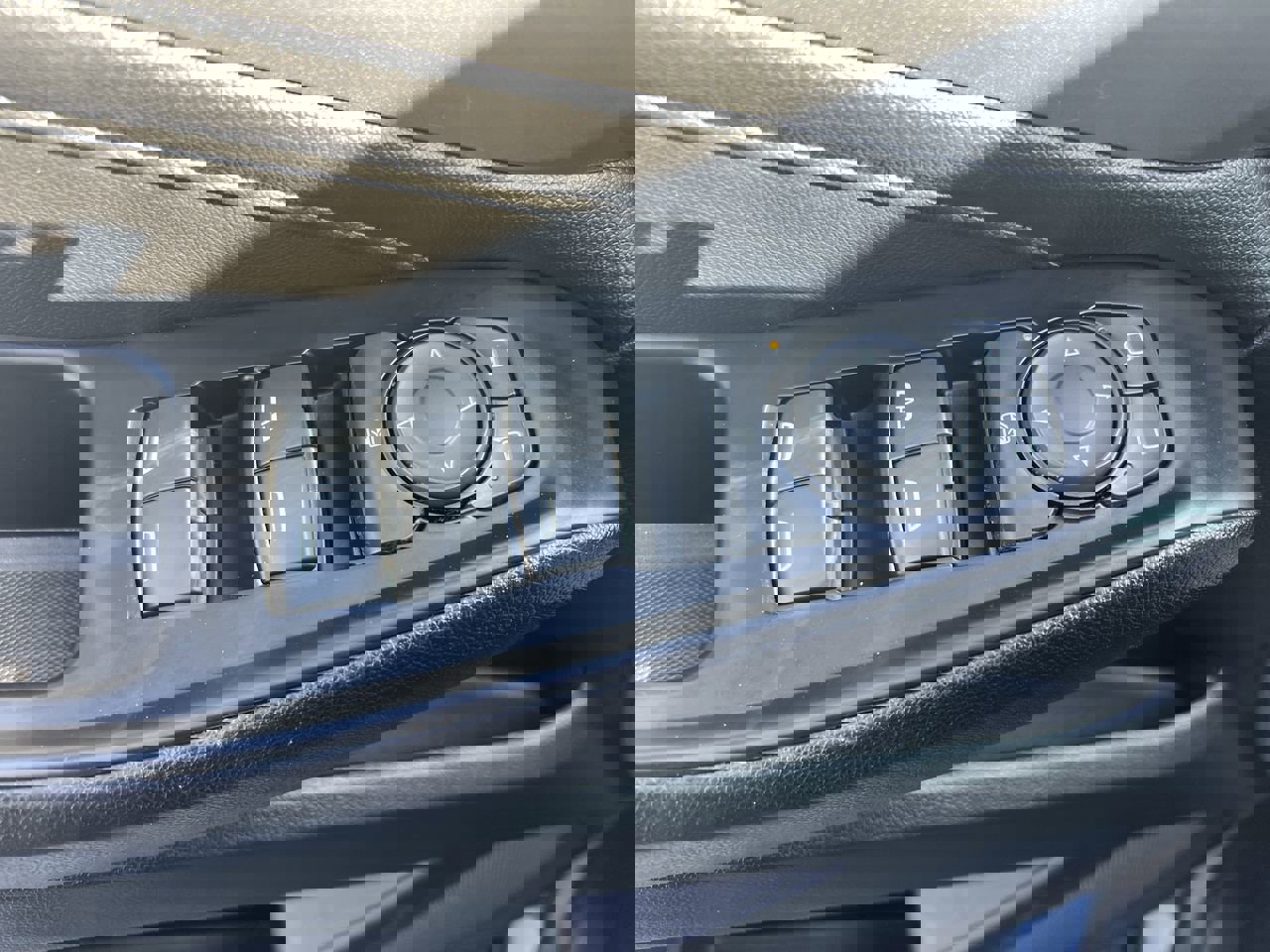 Used 2023 Chevrolet Traverse LT image 15