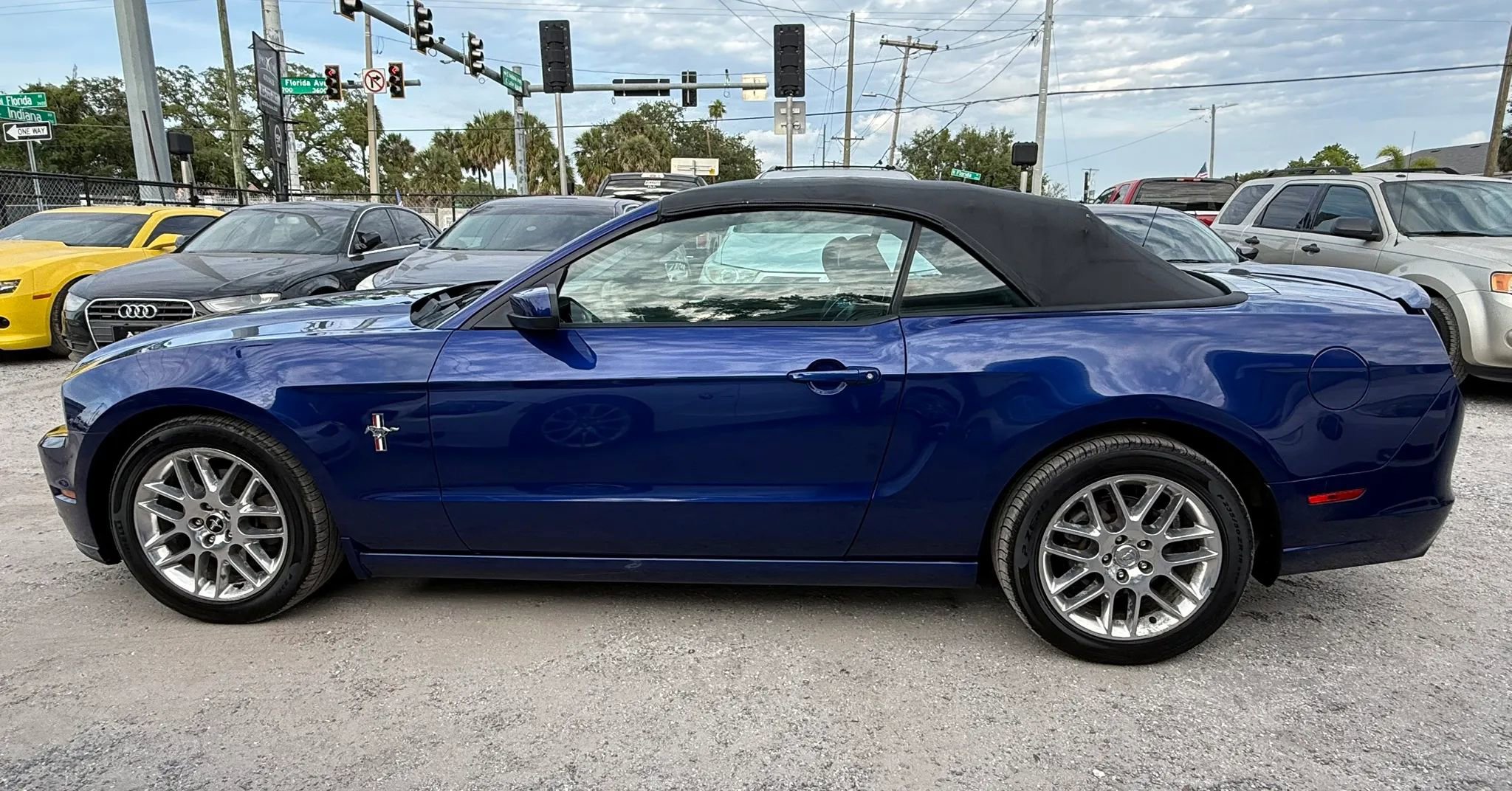 Used 2013 Ford Mustang Premium RWD image 5