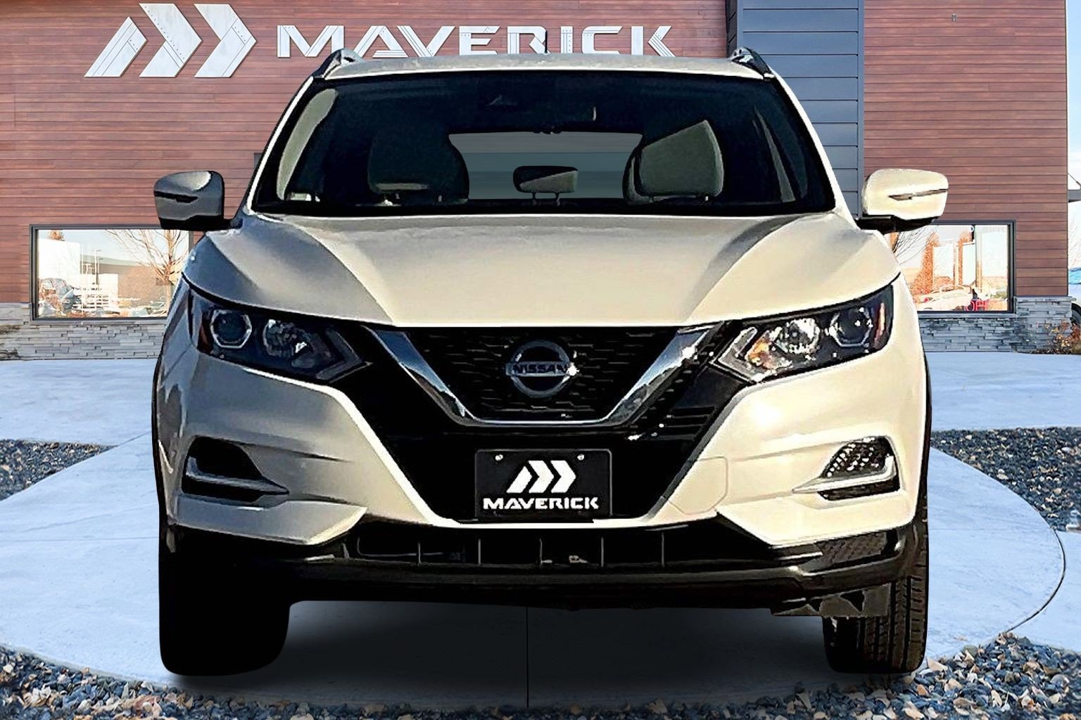 Used 2022 Nissan Rogue Sport SL image 2