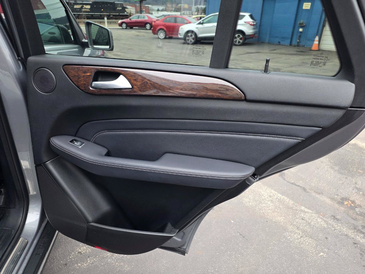 Used 2012 Mercedes-Benz ML 350 BlueTEC 4MATIC image 34