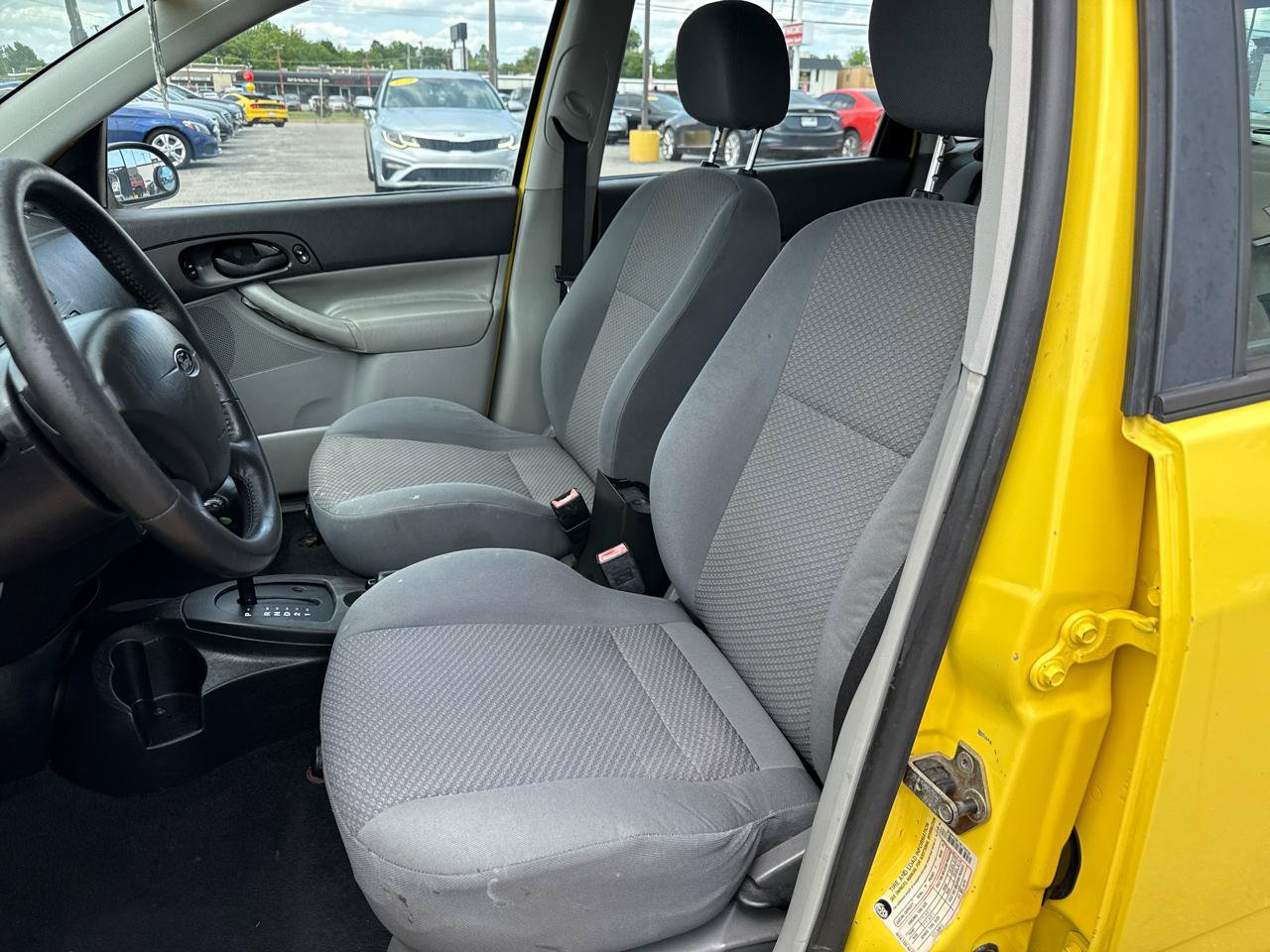 Used 2005 Ford Focus S FWD image 9