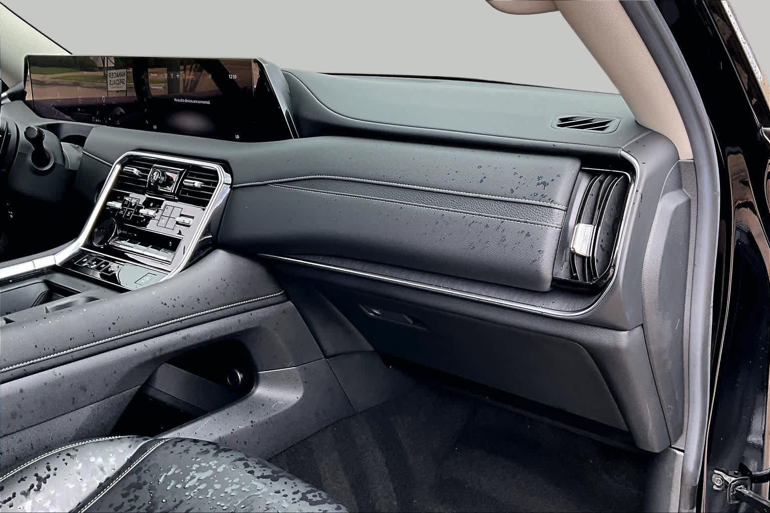 Used 2025 Nissan Armada SV AWD/4WD image 19