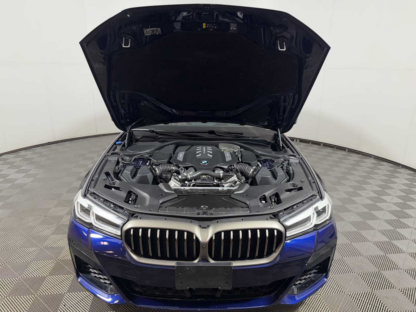 Used 2022 BMW M550i xDrive w/ Executive Package AWD/4WD image 31