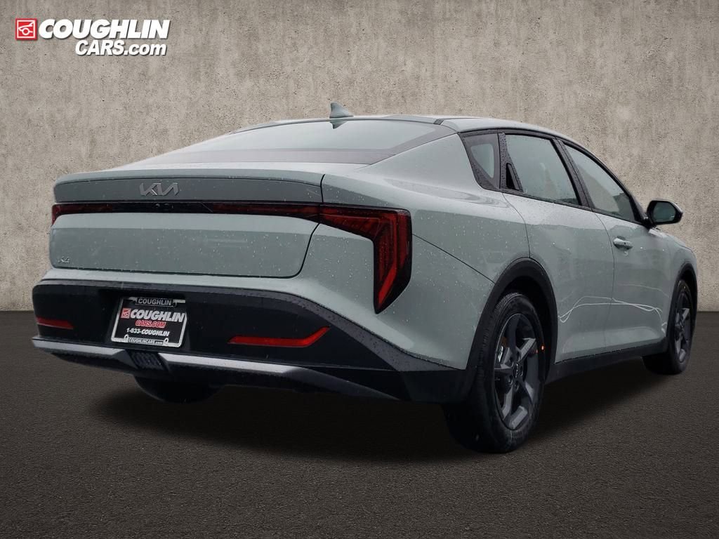 New 2025 Kia K4 LXS image 8