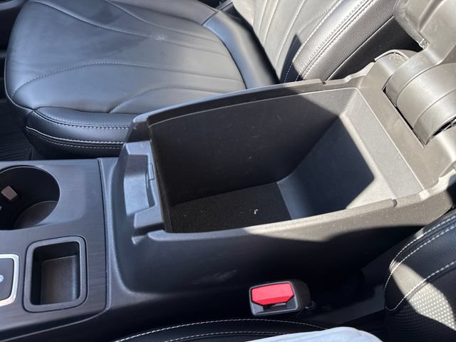 Used 2025 Ford Escape Platinum w/ Premium Technology Package AWD/4WD image 23