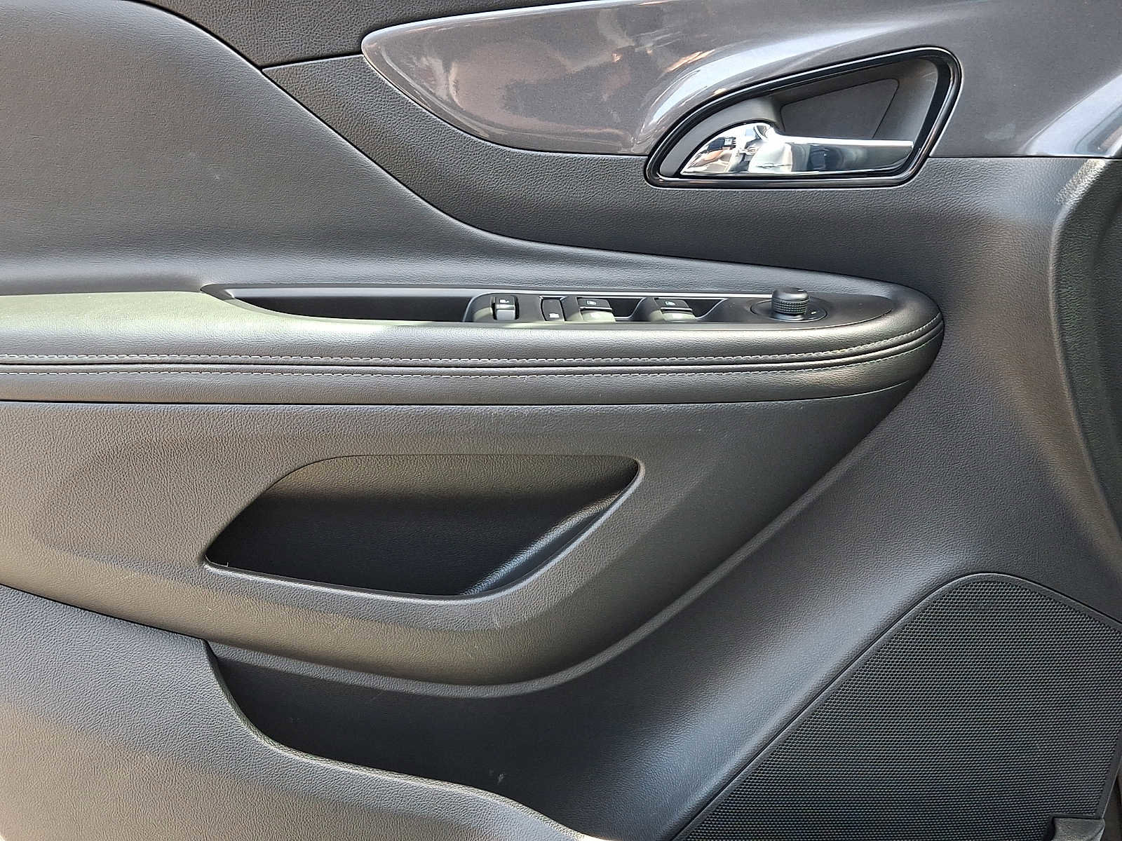Certified 2022 Buick Encore Preferred w/ Safety Package II image 14