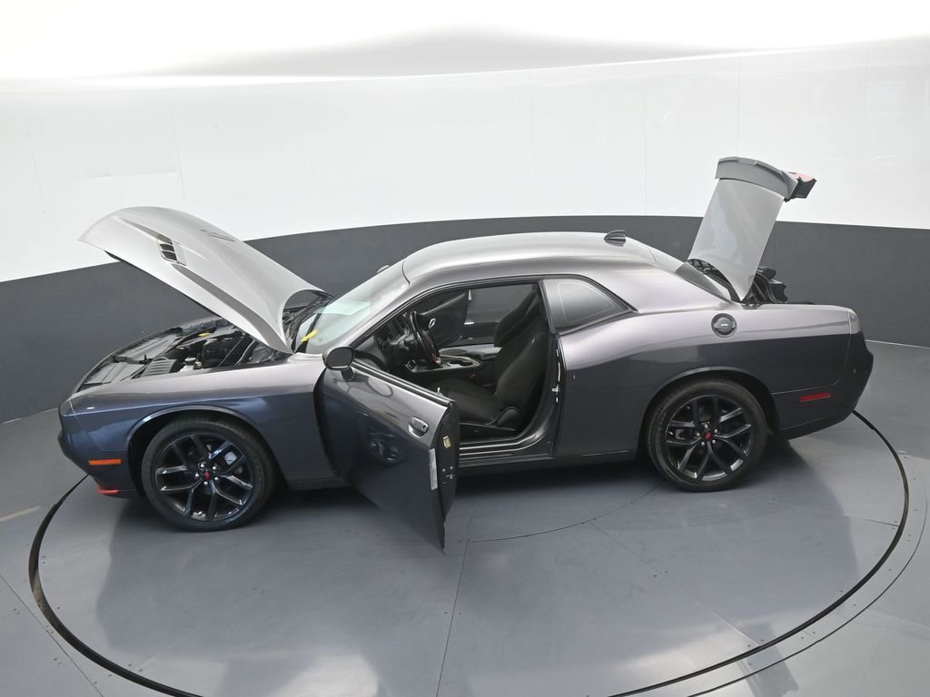 Used 2022 Dodge Challenger SXT w/ Driver Convenience Group RWD image 55