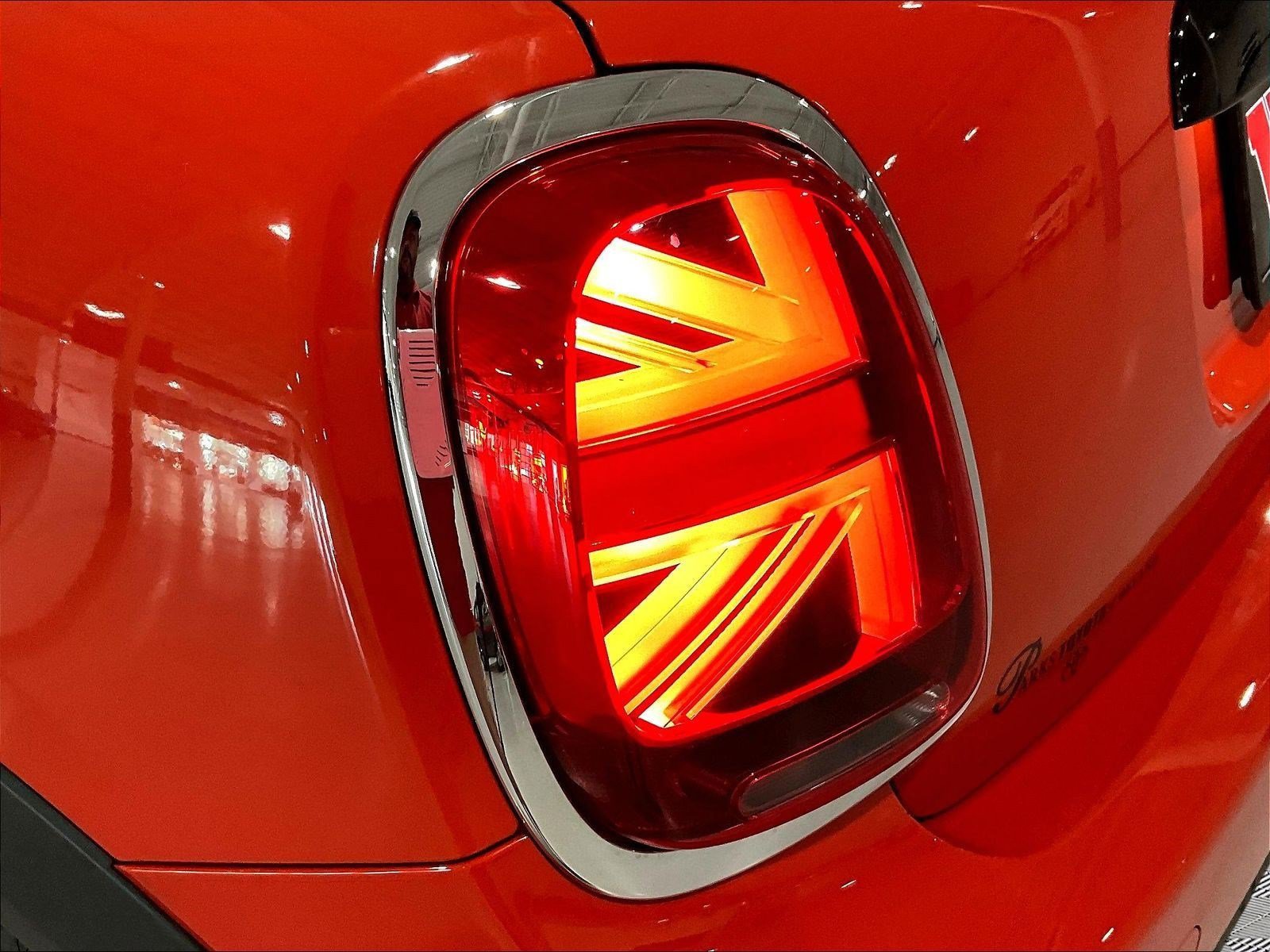 Used 2021 MINI Cooper 4-Door Hardtop FWD image 22