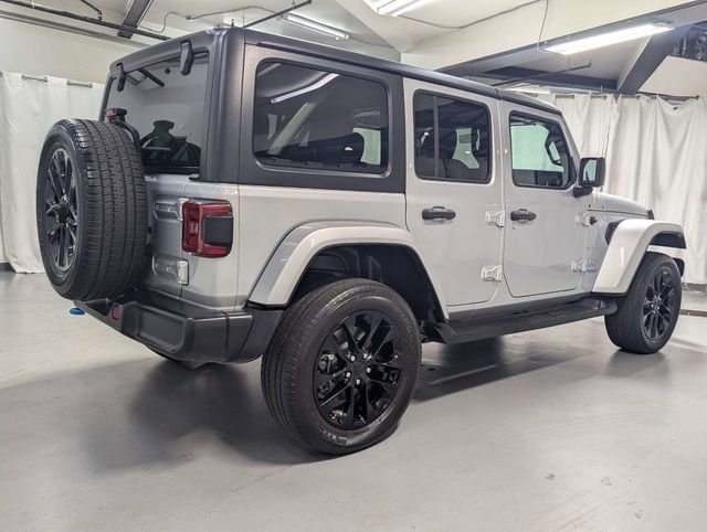 Used 2022 Jeep Wrangler Unlimited Sahara w/ Cold Weather Group image 3