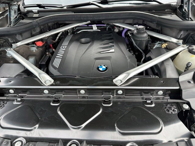 Used 2024 BMW X7 xDrive40i w/ Executive Package AWD/4WD image 9