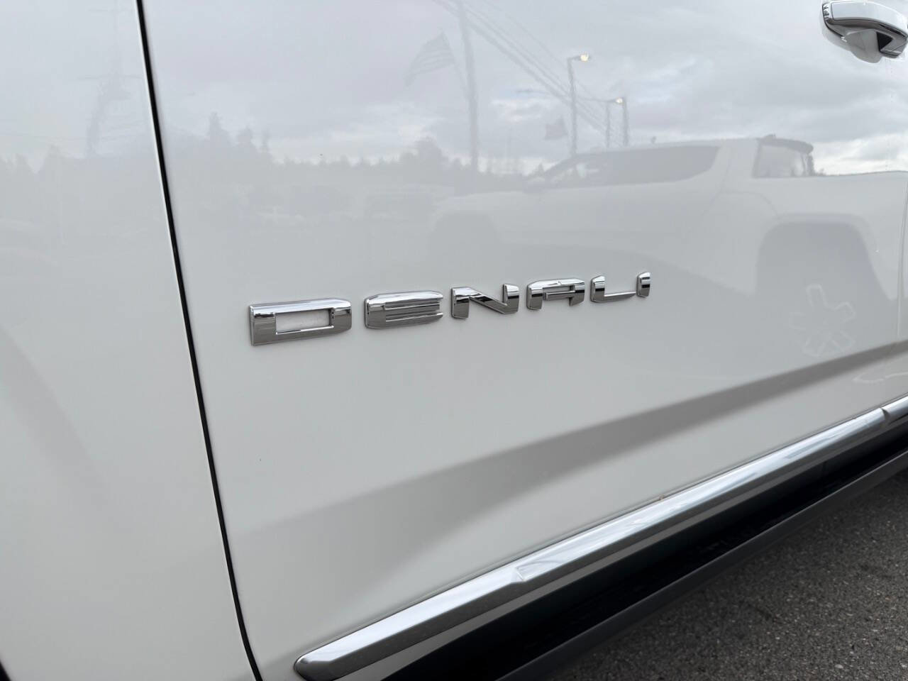 Used 2021 GMC Yukon XL Denali w/ Denali Ultimate Package image 18