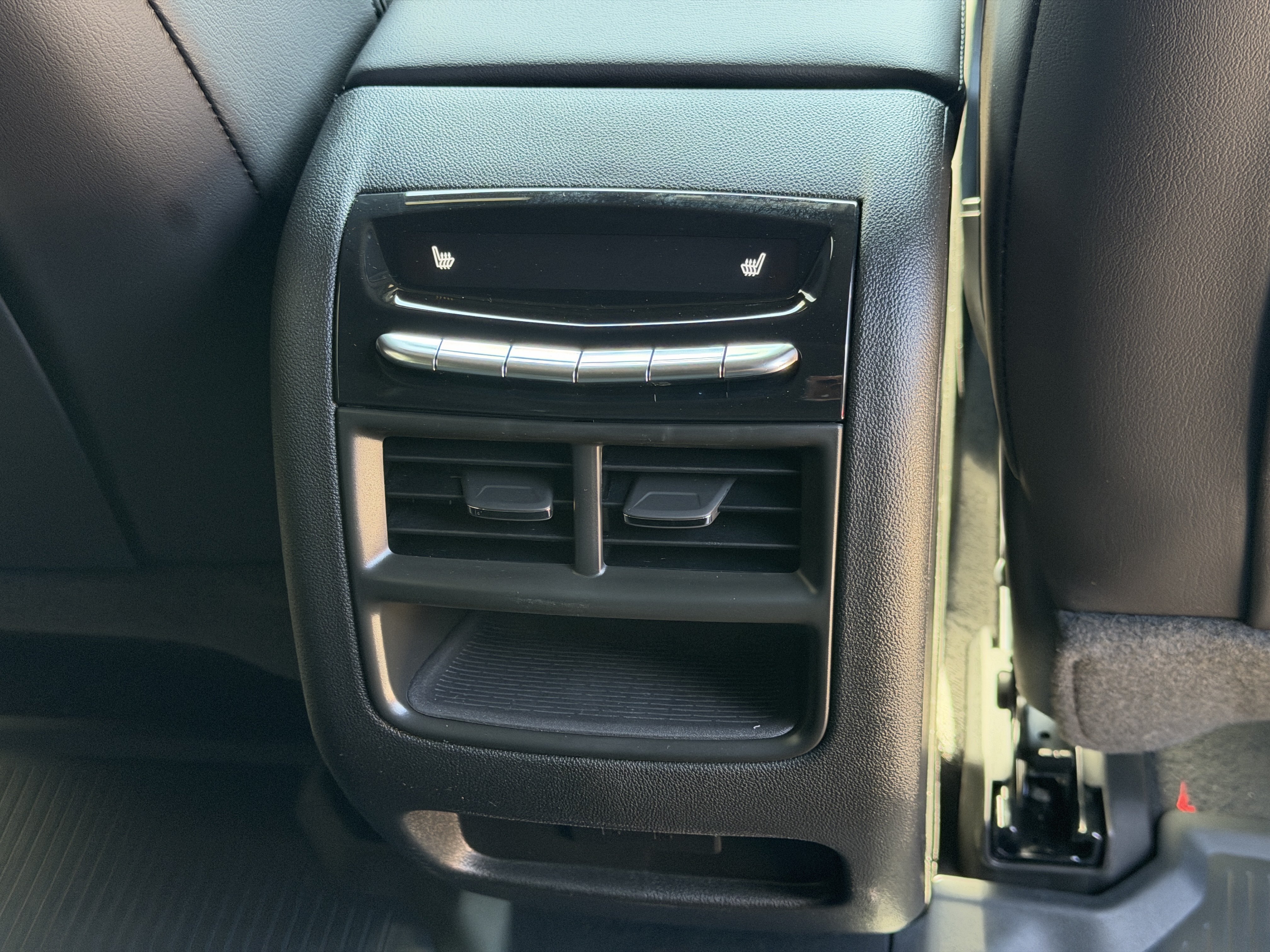 New 2026 Cadillac XT5 Sportv w/ LPO, Floor Liner Package AWD/4WD image 22