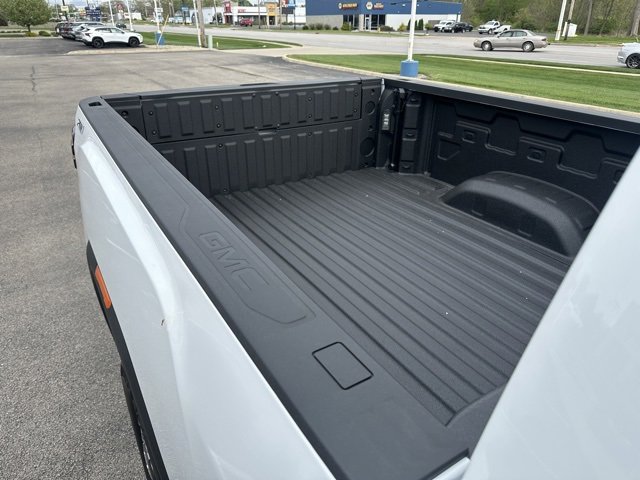 New 2025 GMC Sierra 2500 SLT w/ SLT Convenience Package image 16