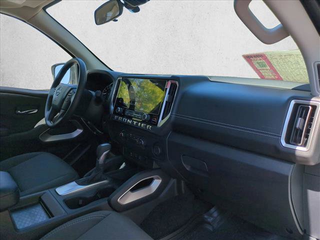 Used 2025 Nissan Frontier SV RWD image 20