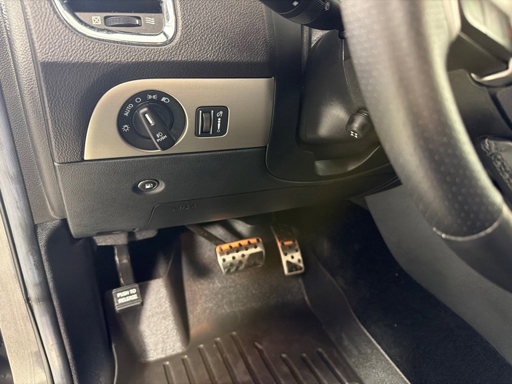 Used 2014 Dodge Durango R/T w/ Technology Group AWD/4WD image 15