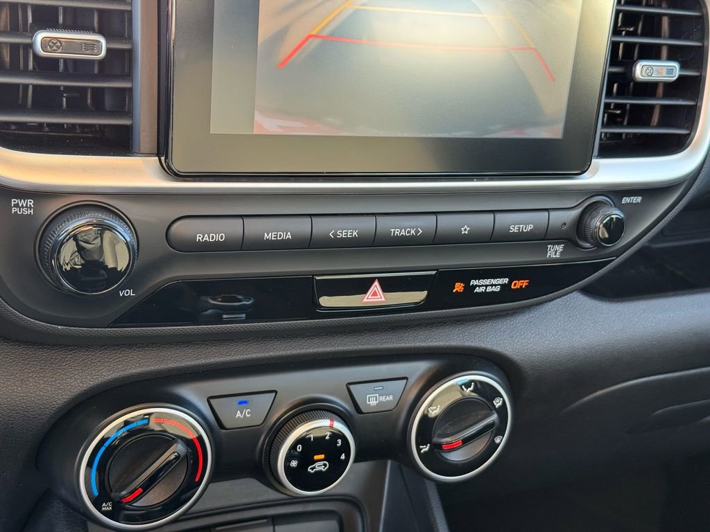 Used 2024 Hyundai Venue SE image 27