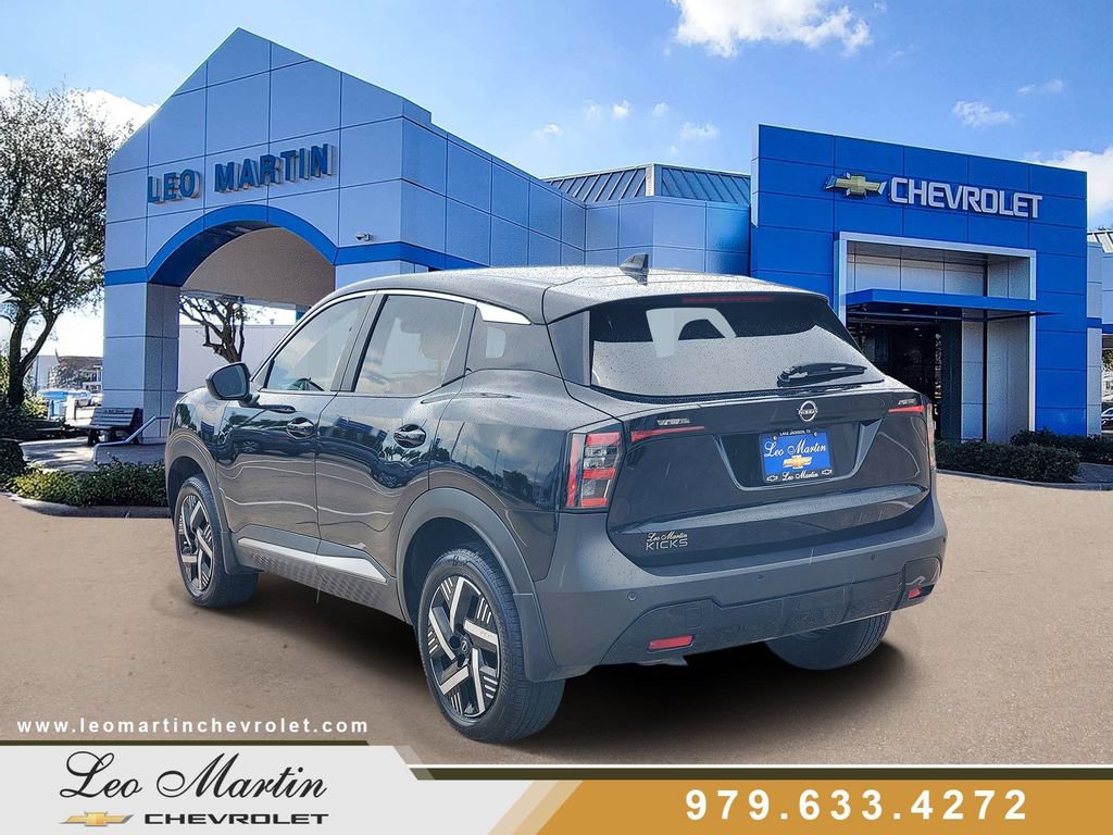 Used 2025 Nissan Kicks SV FWD image 4