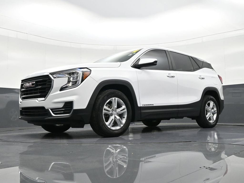 Used 2024 GMC Terrain SLE image 22