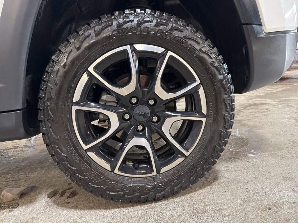 Used 2024 Jeep Compass Trailhawk w/ Trailhawk Convenience Group image 29